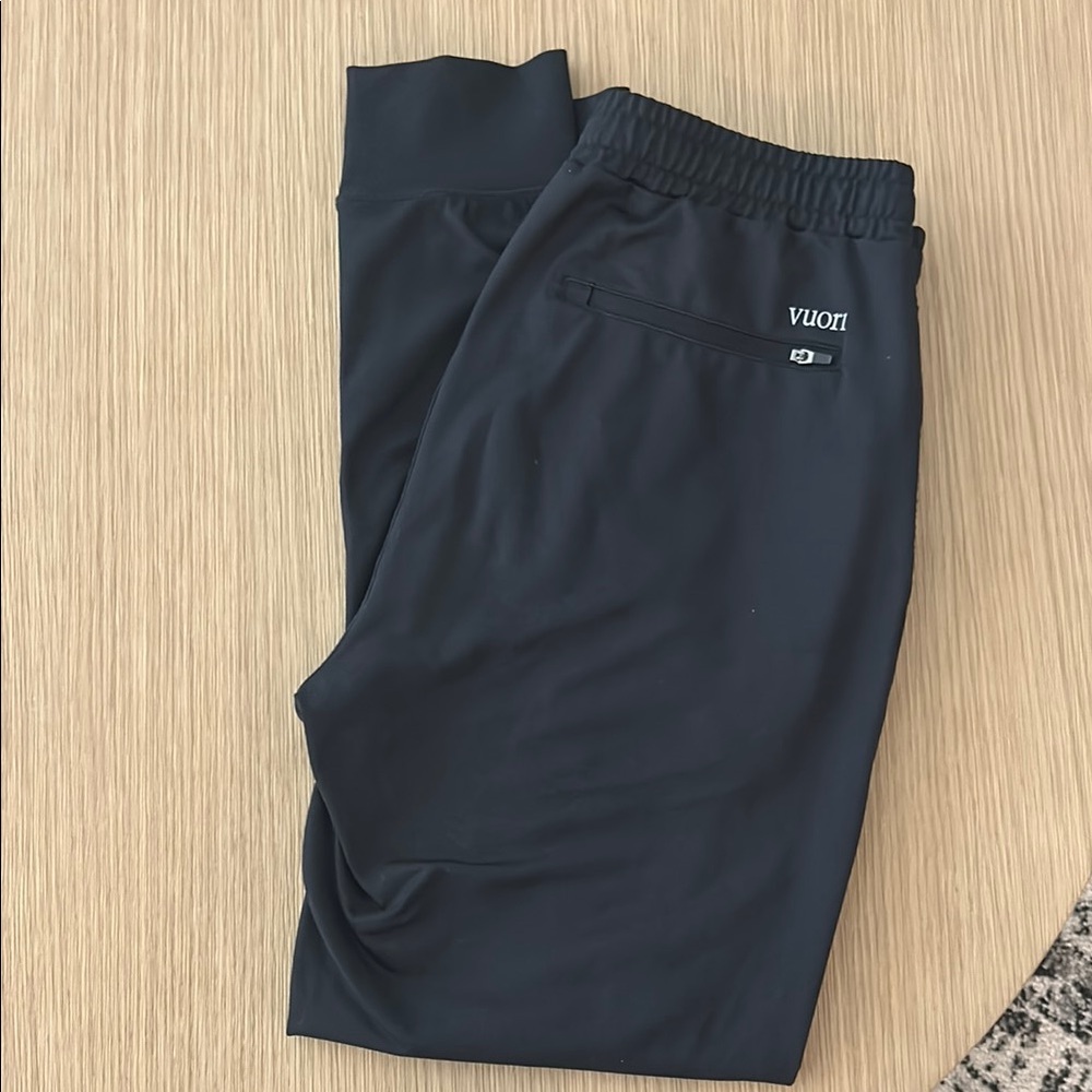 Vuori Black Joggers